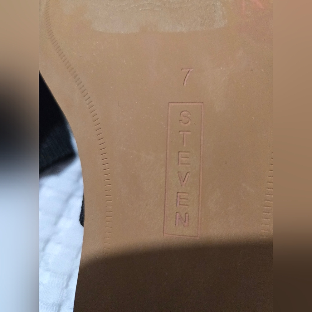 Elegant Black Women's Mules with Brown Sole - Picture 6 of 6